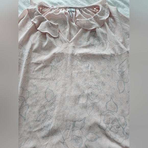 Light Pink Floral Ruffle Neck Blouse - Women - Picture 2 of 4